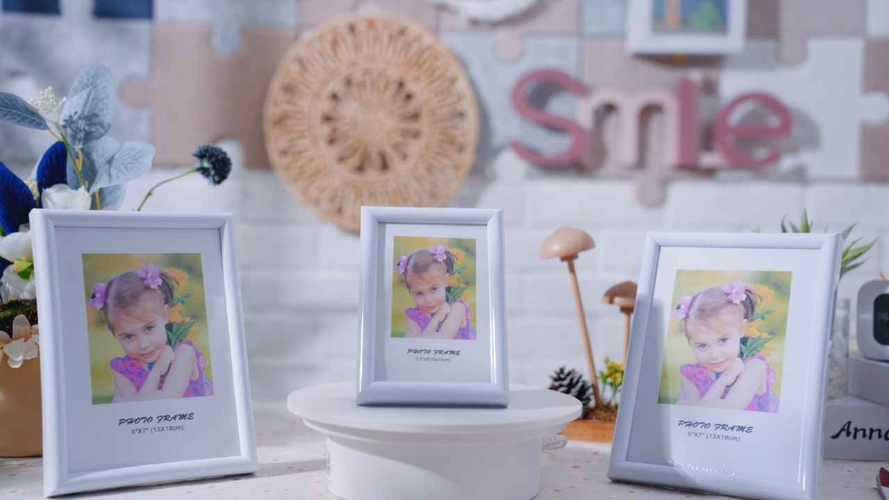 How Bulk Picture Frames Can Improve Retail and E-Commerce Packaging